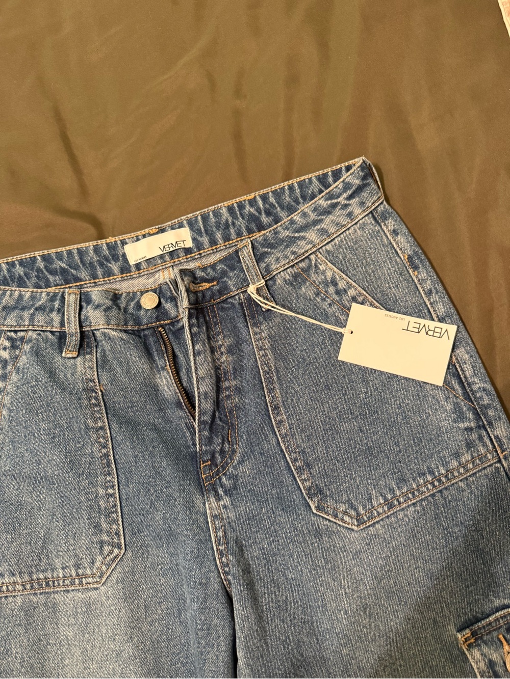 High-Rise Wide Leg Cargo Jeans in Light Blue Denim - Picture 2 of 4
